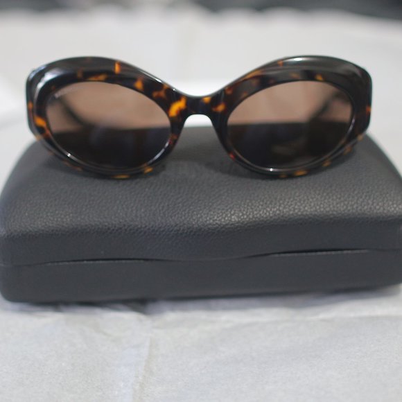 NWT Balenciaga Oval Stylish Havana Sunglasses.